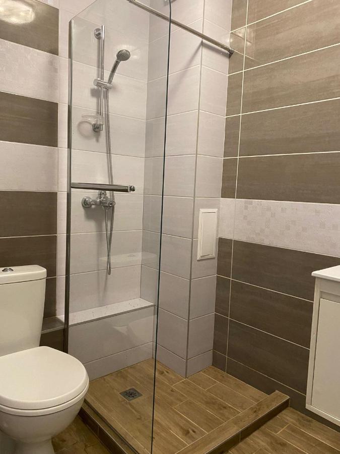 Brand New Apartment With Outdoor Swimming Pool 바르나 외부 사진